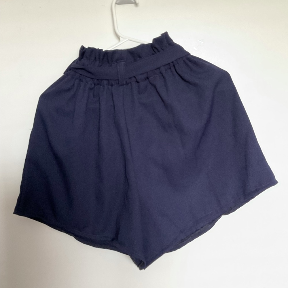 Ruffle Ribbon Short- NEW - Picture 2 of 3